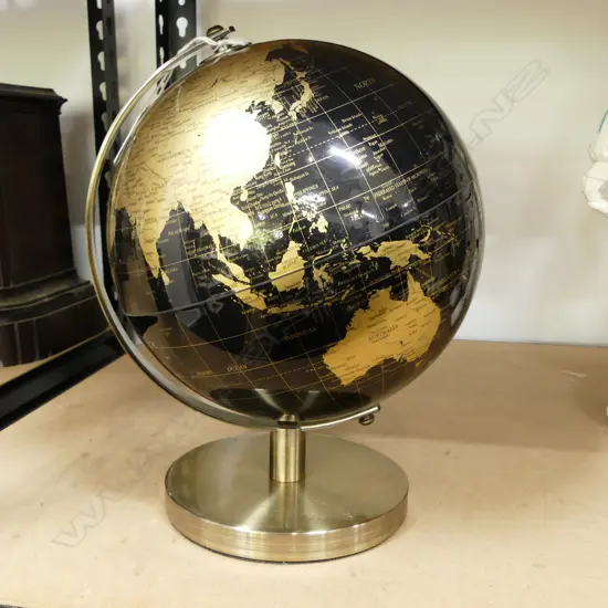 BLACK & GILT GLOBE H.280mm