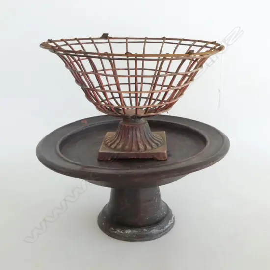 2 COMPORTS; METAL & WOODEN 345mm