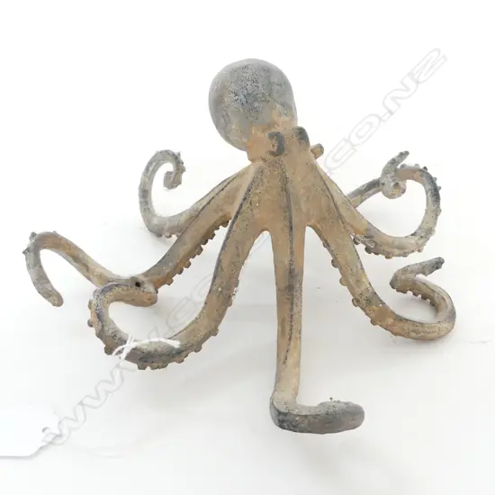 CERAMIC OCTOPUS ORNAMENT W.240mm