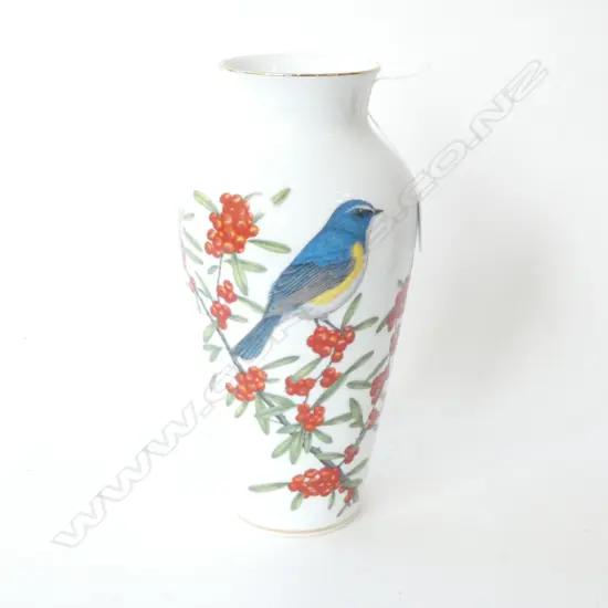 FRANKLIN PORCELAIN VASE 'HERALDS OF SPRING BY RYU OKAZAKI H.300mm