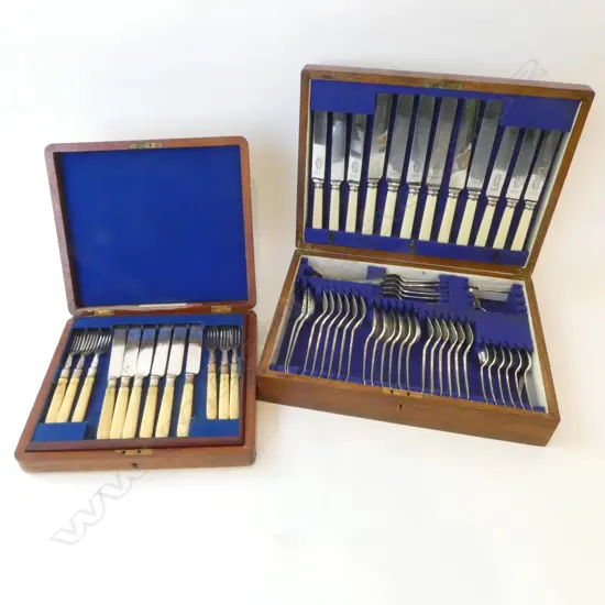  BOXED PLATED FISH SET WITH OAK BOXED CUTLERY SET 