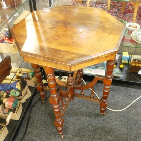 EARLY 20thC OCTAGONAL SIDE TABLE 595mm dia H.720mm