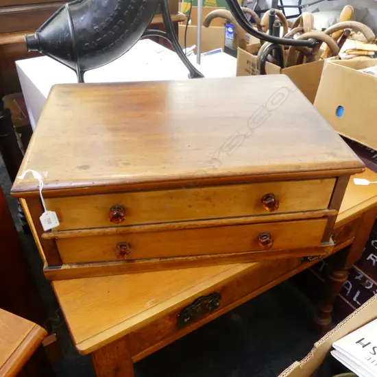 2 DRAWER COLLECTORS CABINET 555x390x220mm