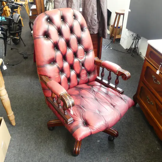 RED LEATHER BUTTONED OFFICE CHAIR