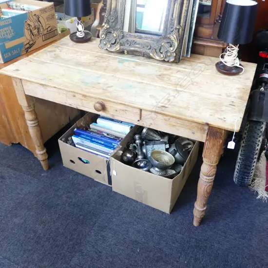 RUSTIC PINE TABLE w. DRAWER 1225x660x730mm OLD BORER