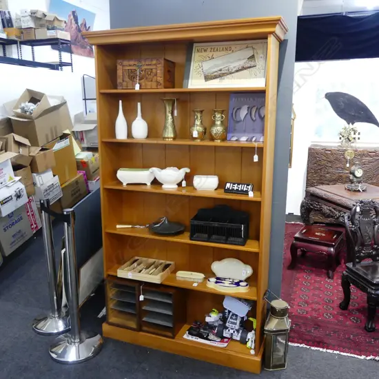 TALL RIMU BOOKSHELF 1170x300x2010mm