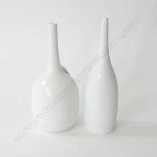 2 WHITE PORCELAIN PETER COLLIS VASES H.230mm