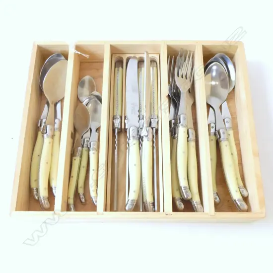 TRAY OF LAGUIOLE  CUTLERY