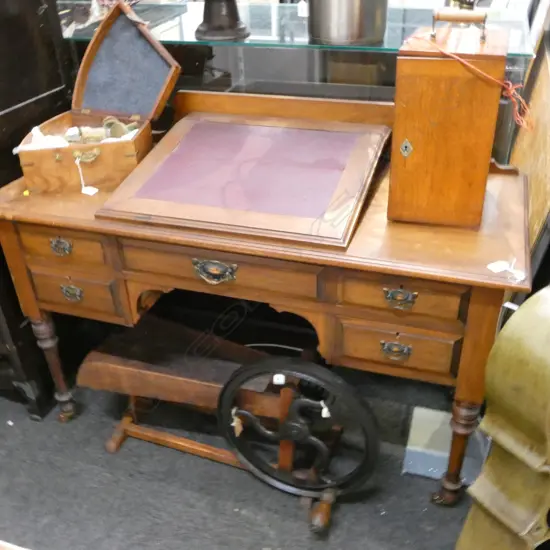 DESK w. WRITING SLOPE 1220x520x860mm