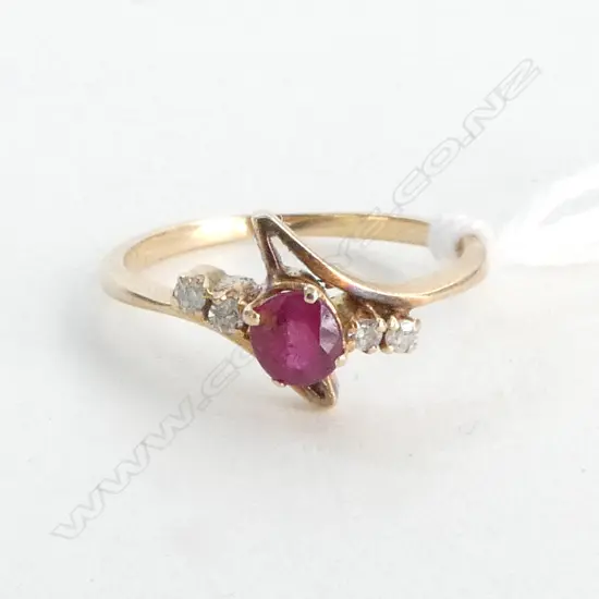 14ct GOLD RUBY & 4 DIAMOND RING 1.25gms SIZE H 1/2