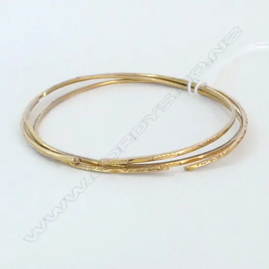 3 x 22ct YELLOW GOLD CUT BANGLES 21.2gms