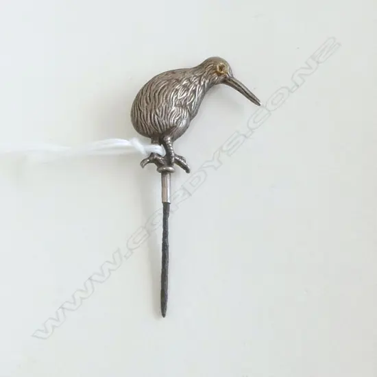 VINTAGE SILVER KIWI MOUNTED STICK PIN glass eyes