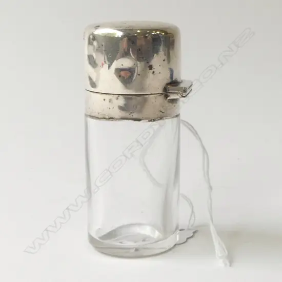 Birmingham 1909 plain SILVER TOPPED SMELLING SALTS BOTTLE w internal lid H.77mm