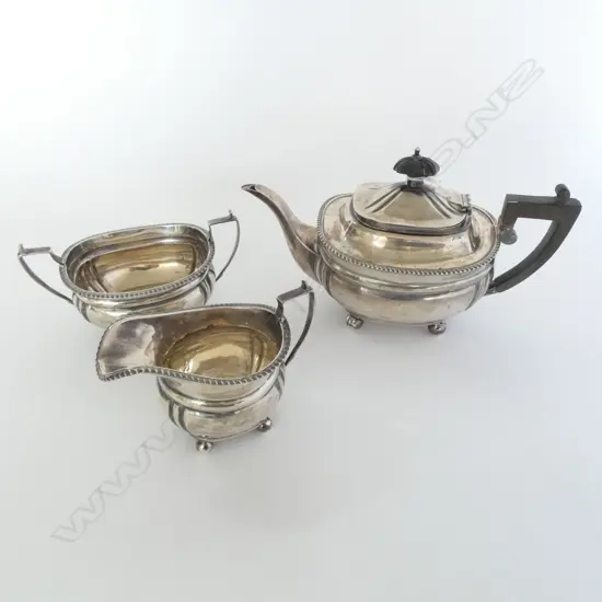 3 PCE SILVER TEA SERVICE ball feet Birmingham 1912. 615gms