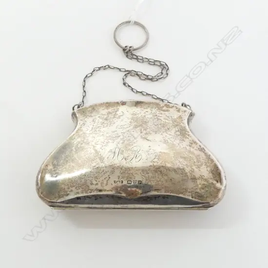 Chester 1915 SILVER PURSE leather fitted interior W.110mm. w finger chain attachment