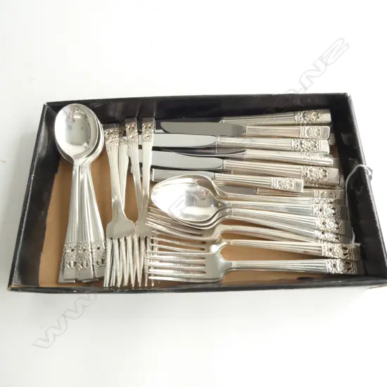 36PC COMMUNITY PLATE HAMPTON COURT CUTLERY SET 6 PLACE SETTING 