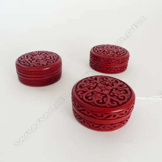 3 CINNABAR TRINKET BOXES W.60mm