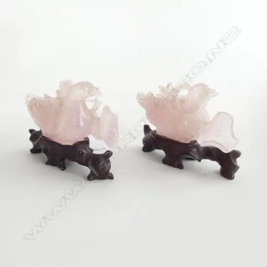 PAIR OF CHINESE ROSE QUARTZ  HO HO BIRDS ON WOOD STANDS L.120mm