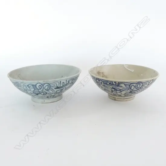 2 ORIENTAL B/W BOWLS 160mm dia