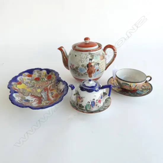 COLLECTION 5PC JAPANESE VINTAGE CHINA 2 TEAPOTS 1CHIP 2 DISHES 1 C/S