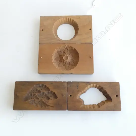 2 JAPANESE CARVED RICE MOULDS W.195mm