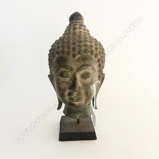 FINELY WORKED ORIENTAL BRONZE BUDDHA HEAD ON STAND H.325mm