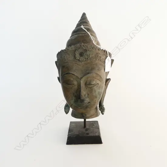 FINELY WORKED ORIENTAL BRONZE BUDDHA HEAD ON STAND H.340mm