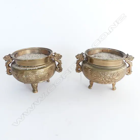 PR CHINESE GILT BRASS? INCENSE URNS H.110mm W SAND?