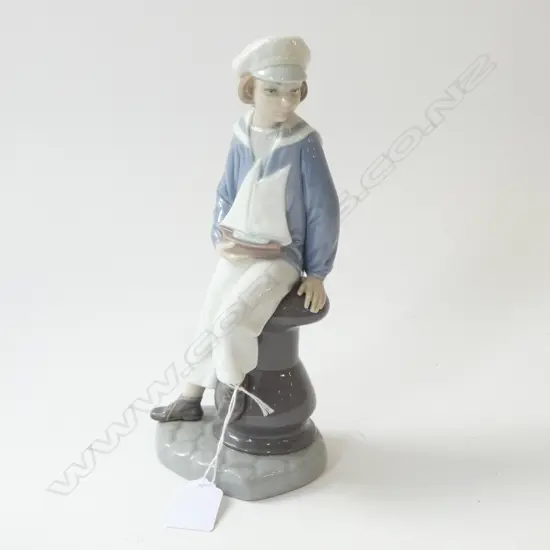 LLADRO YOUNG SAILOR H.230mm