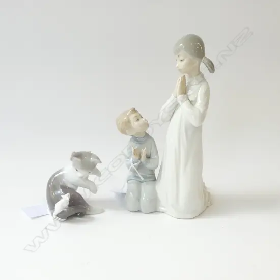 2 LLADRO: CAT + 2 CHILDREN H.220mm