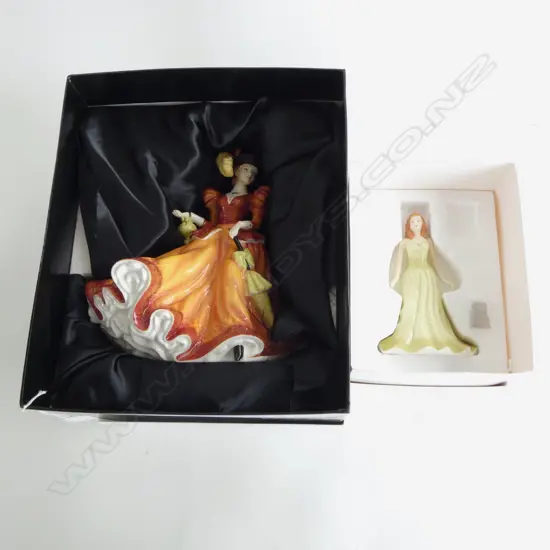 2 BOXED ROYAL DOULTON LADIES 'PERIDOT' H.175mm & FOREVER AUTUMN H.230mm