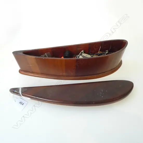 LIDDED WOODEN BOX W.340mm w. ASST. THREAD, BUTTONS ETC