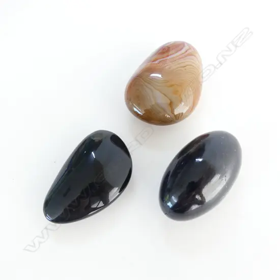 3 GEMSTONES; AGATE, BLACK TOURMALINE w. QUARTZ, RAINBOW OBSIDIAN W.60mm