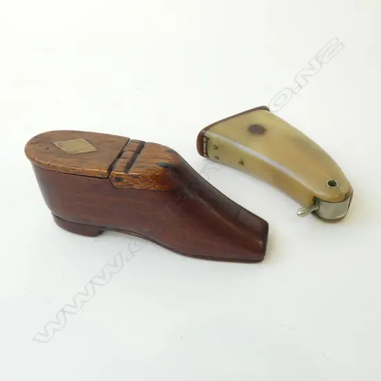 2 ANTIQUE SNUFF BOXES: HORN with 2 openings + WOODEN SHOE