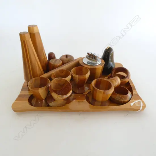 17PCS NZ NATIVE WOODS KIWIANA COLLECTION TRAY L300MM