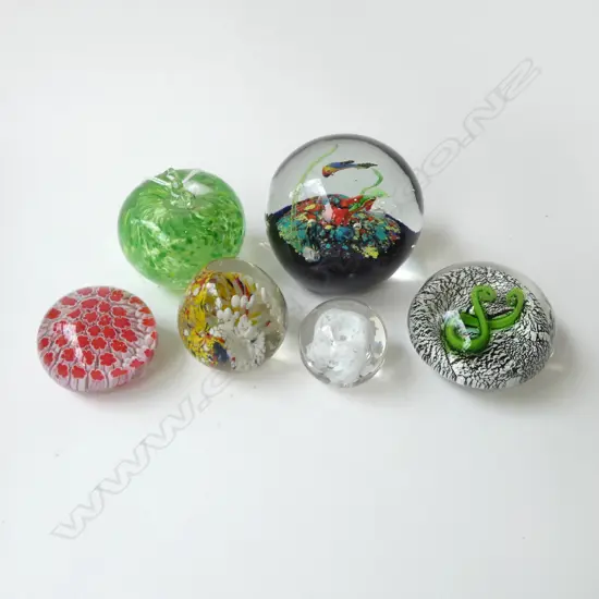 6 ART GLASS PAPERWEIGHTS H.90mm