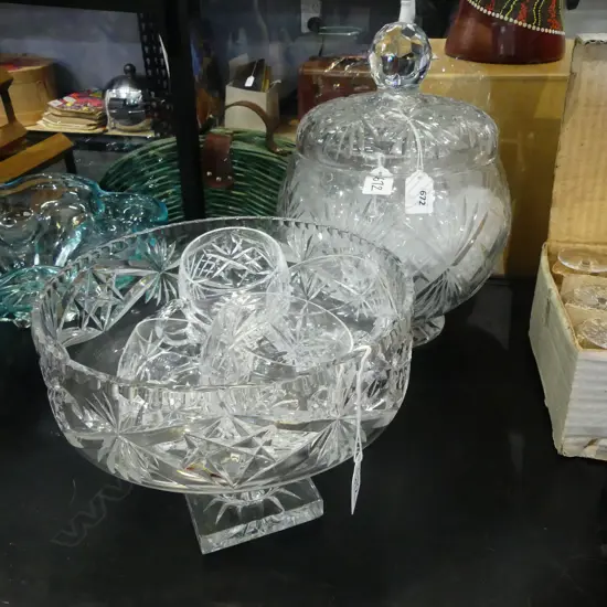 LARGE CRYSTAL LIDDED PUNCH BOWL H330MM 8 CUPS & FOOTED CRYSTAL BOWL DIA 240MM