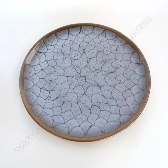 GRAEME STORM LG NZ POTTERY PLATE Dia.350mm..