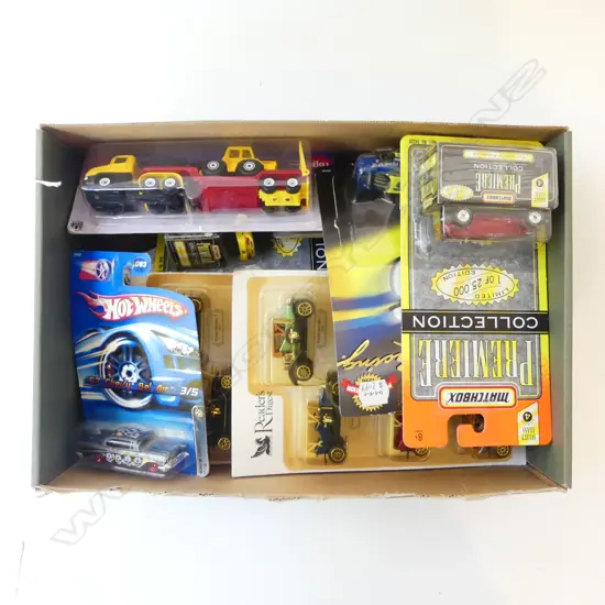 12 ASST BOXED MODEL CARS; MATCHBOX, HOTWHEELS, SIKU 