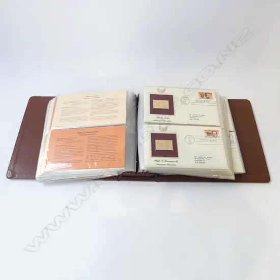 US STAMP ALBUM 'GOLDEN RELICAS' 22KT SURFACE