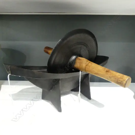 (3158) ANTIQUE CAST IRON & WOOD HERB CRUSHER L.430mm