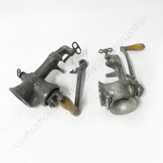 3552/2238 2 VINTAGE CAST BENCH  MOUNTED MINCERS L270MM