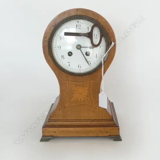 MAHOGANY? EDWARDIAN MANTEL CLOCK (w. KEY) H.290mm