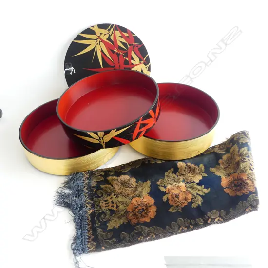 3 TIER JAPANESE LACQUER BOX w. FINE TABLE CLOTH