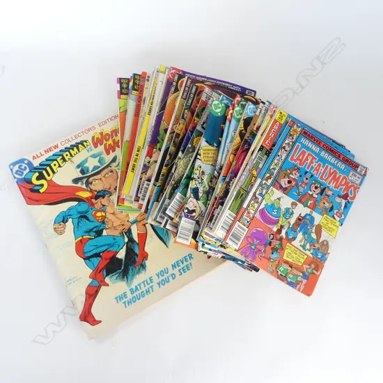 COL. MARVEL & DC COMICS Incl. COLLECTORS' EDITION 'SUPERMAN vs. WONDER WOMEN' COMIC 