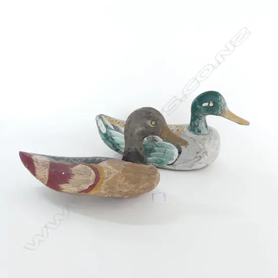 2 CARVED WOOD DUCK DECOYS L.360mm worn