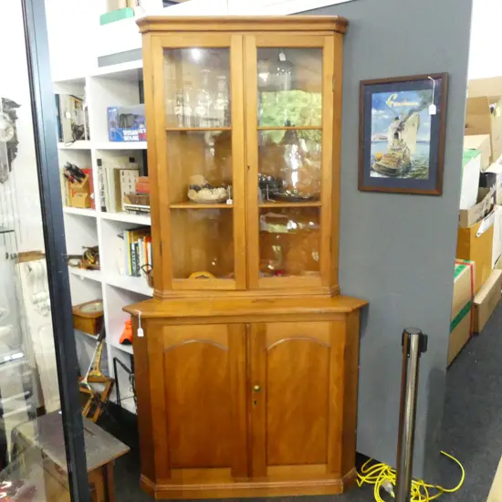 KAURI CORNER CABINET 780x780x940mm