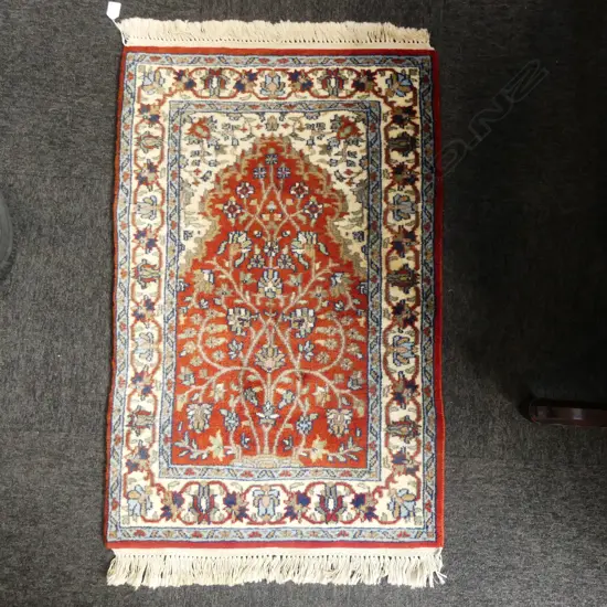 SMALL HAND KNOTTED WOOL PILE RUG 1000x650mm