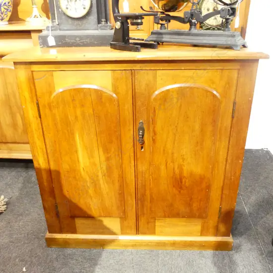 ANTIQUE KAURI 2 DOOR CABINET 920x490x920mm
