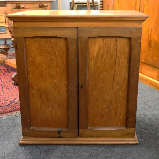 MOTTLED KAURI FRONT CABINET 655x355x700mm